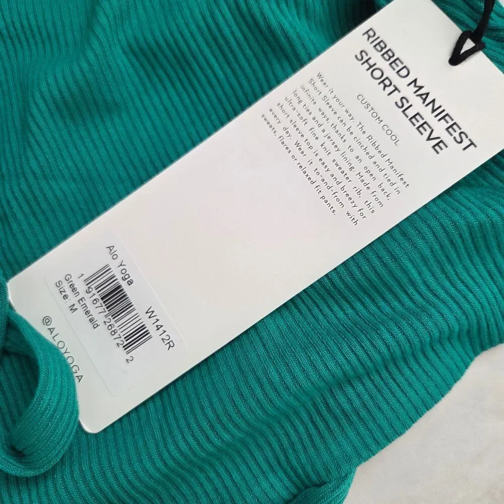 Alo Yoga Ribbed Manifest Short Sleeve Tee In Green Emerald